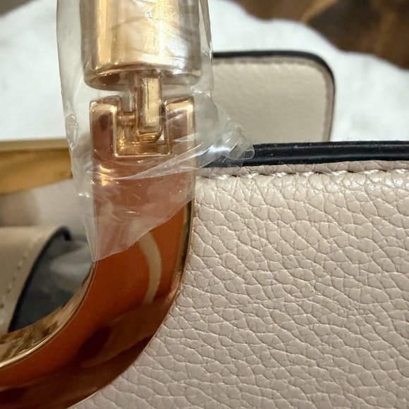 Badgley Mischka Beige Satchel with Gold Details - Picture 3 of 3